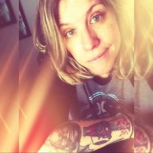 Meet the owner of Gore to Geek Horror Boo-toque.